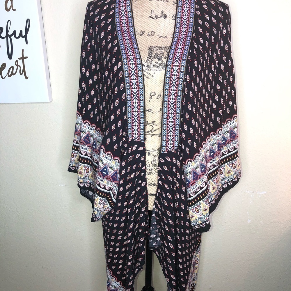 Entro Embroidered Black with Multicolored Kimono Asymmetrical Hemline Size Small